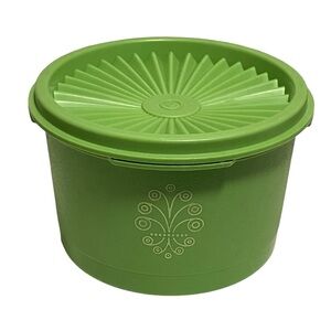 Vintage Tupperware Servalier Canister w Lid Small Candy Apple Green 1297-9
